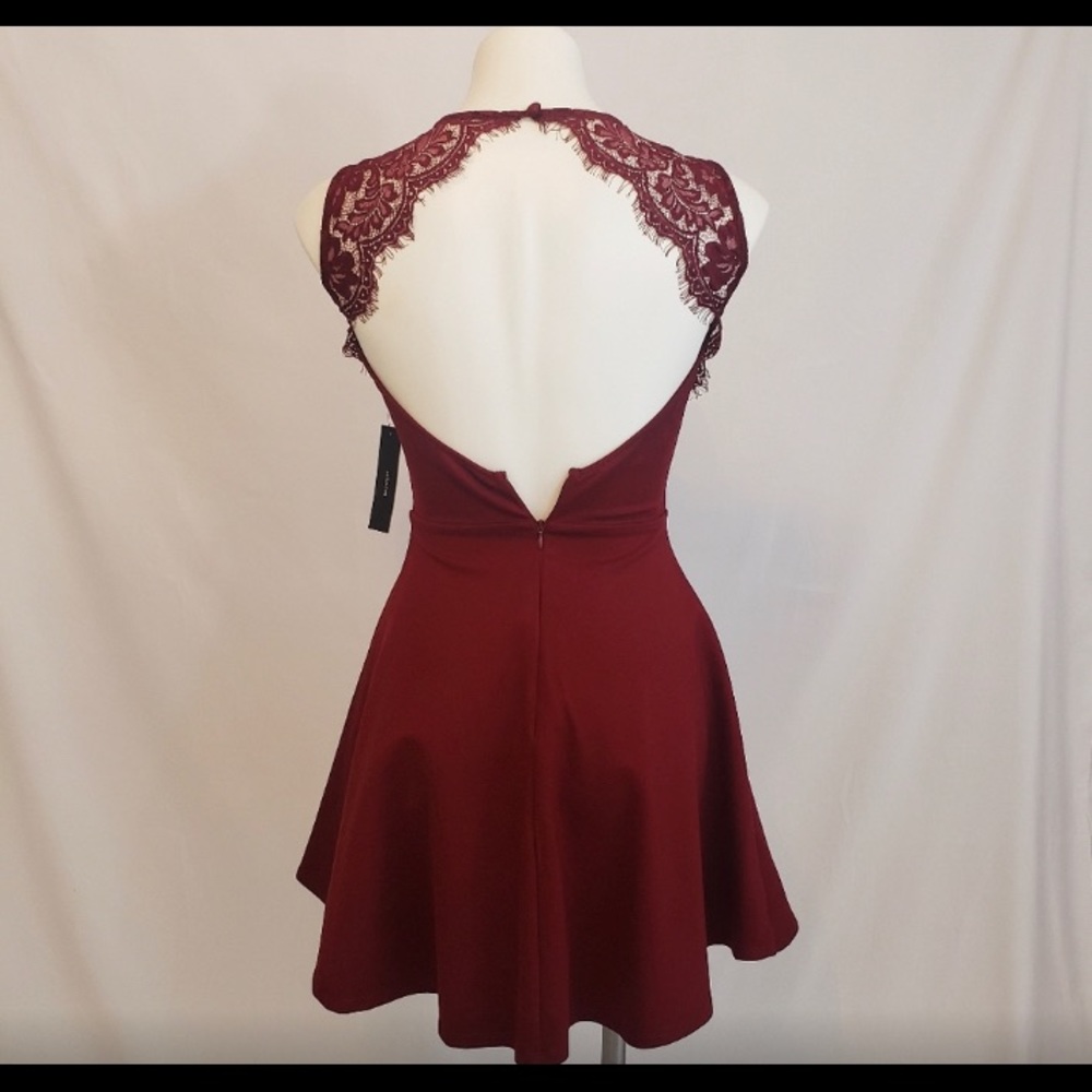 Nwt Lulu's Need You Close Lace Backless Dress Wine - image 3